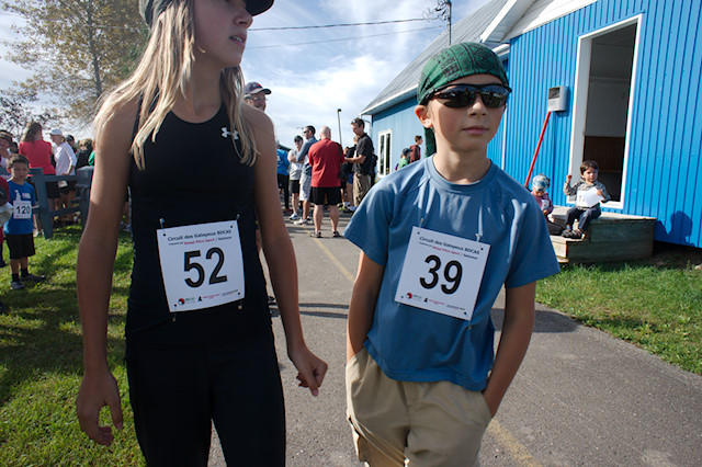 kids with running numbers